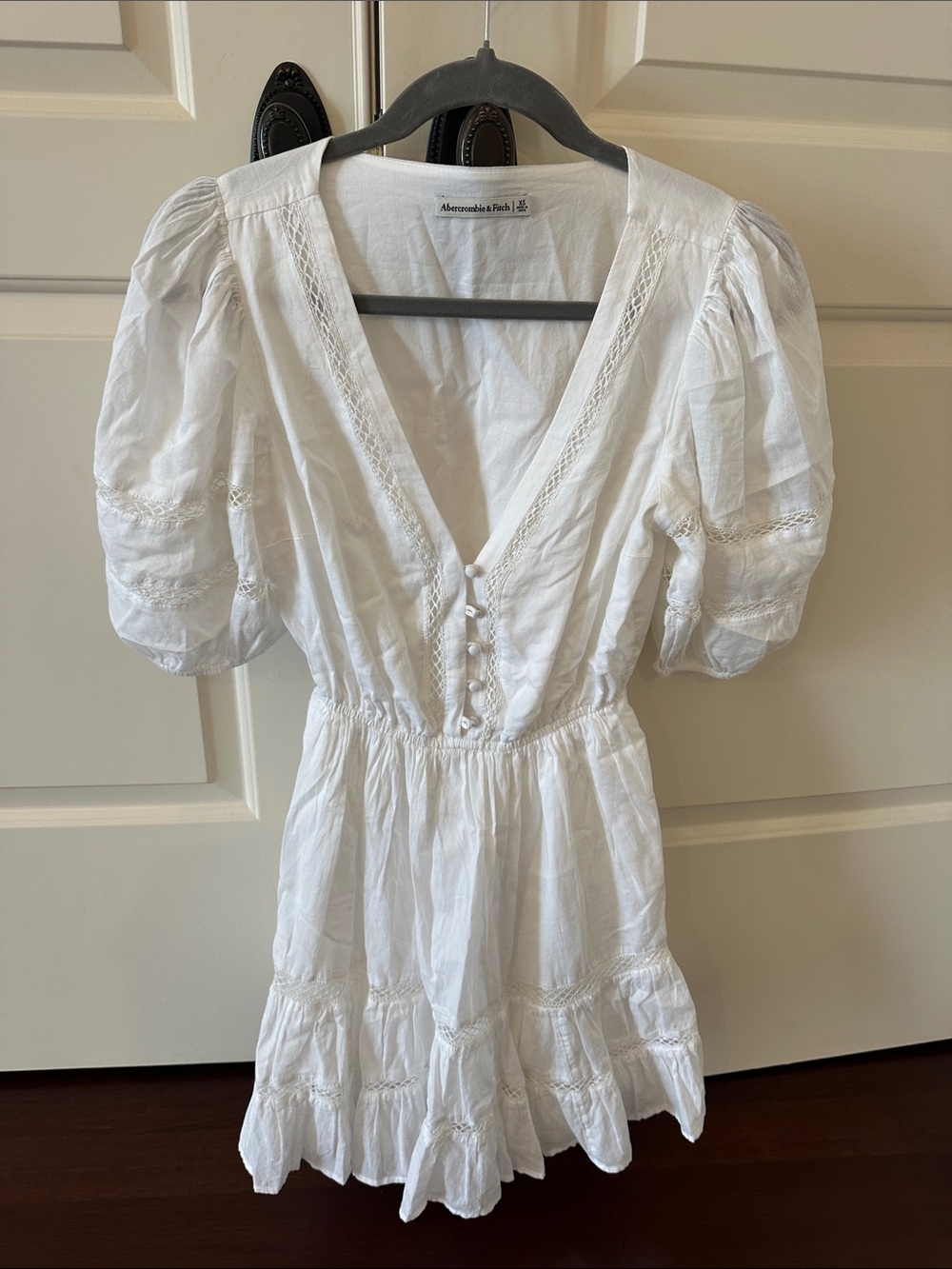 Abercrombie & Fitch White V-Neck Puff Sleeve Dress